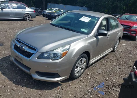 2014 Subaru Legacy 2.5I z USA, uszkodzony, nr VIN 4S3BMBA61E3008478